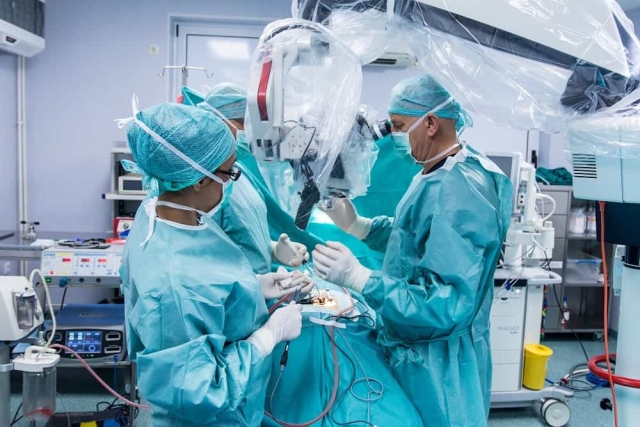 Atlas bolnica – operacija kičme