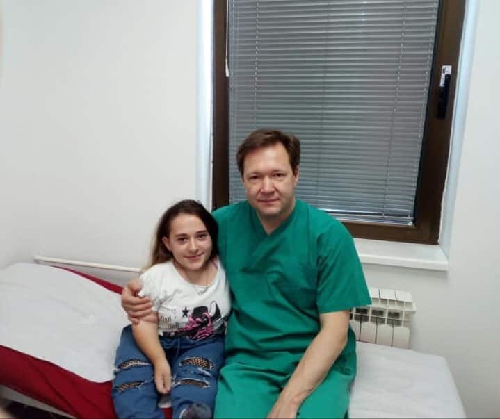 dr Popkov sa pacijentom-Atlas